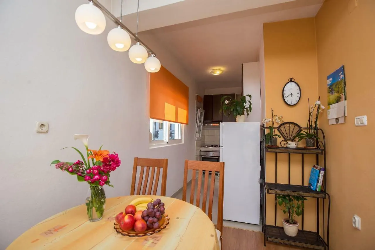 Apartments & Rooms Tea Zara